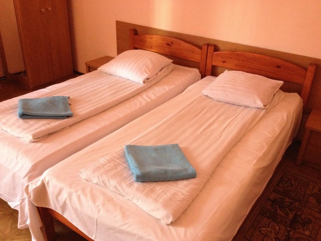 Hotel Haga Czestochowa Ngoại thất bức ảnh