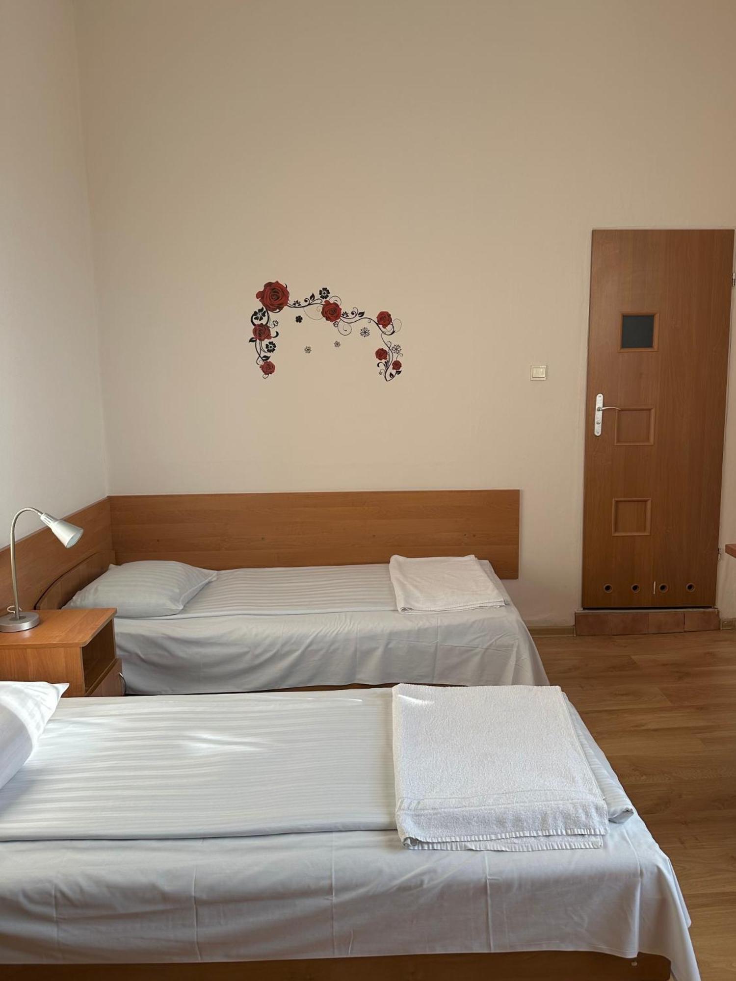 Hotel Haga Czestochowa Ngoại thất bức ảnh