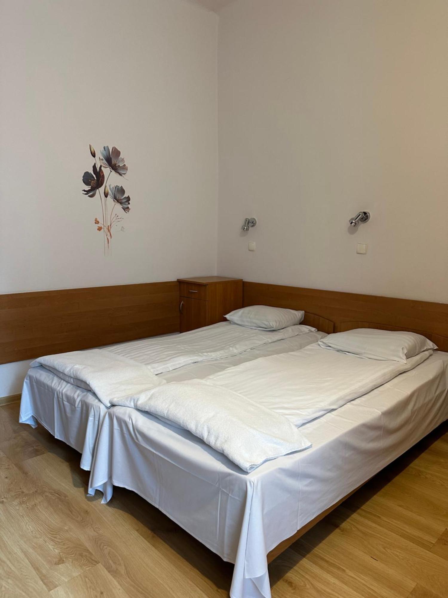 Hotel Haga Czestochowa Ngoại thất bức ảnh