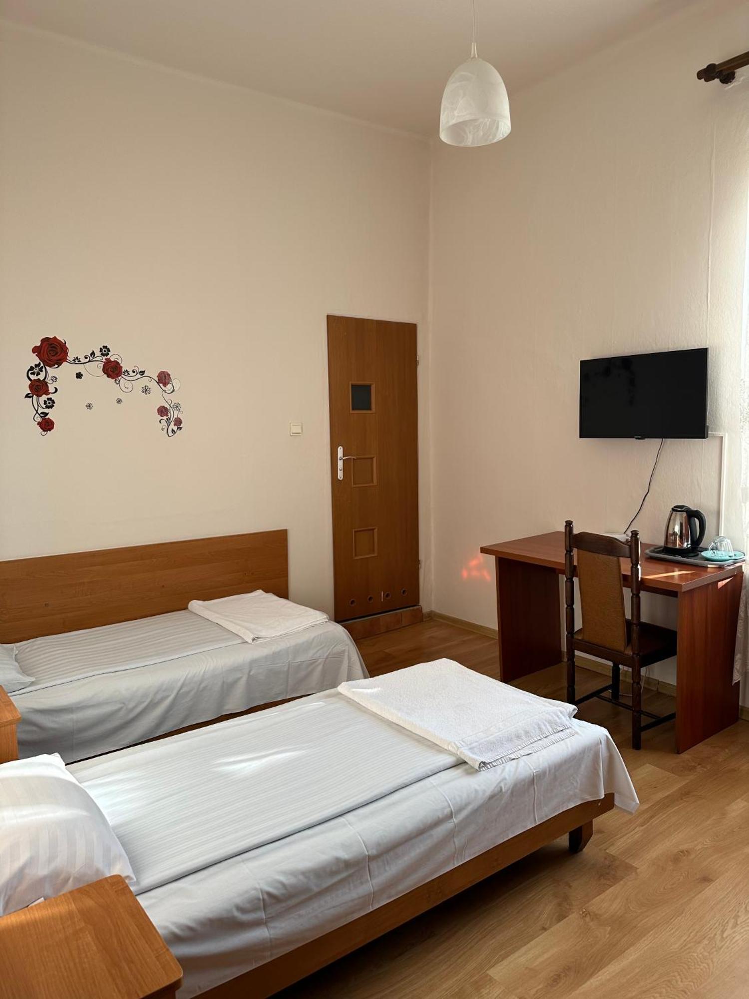 Hotel Haga Czestochowa Ngoại thất bức ảnh