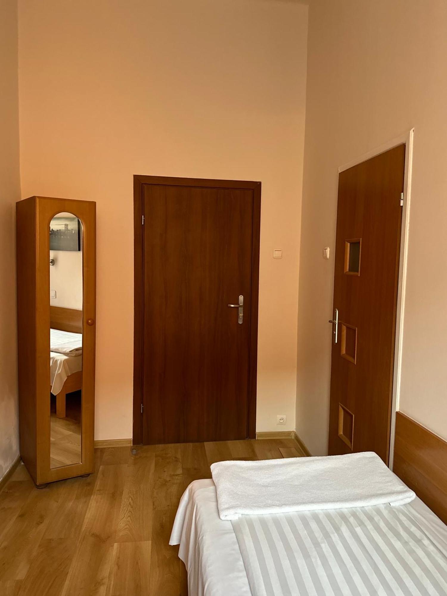 Hotel Haga Czestochowa Ngoại thất bức ảnh